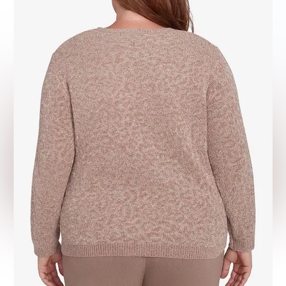Alfred Dunner
Plus Size Telluride Metallic Cheetah Textured Sweater - Picture 2 of 4